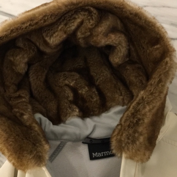 Marmot jacket with faux fur lined hood. - Picture 3 of 6
